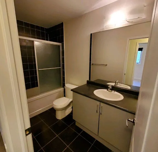3 Baffin Cres #UPPER — Photo 4