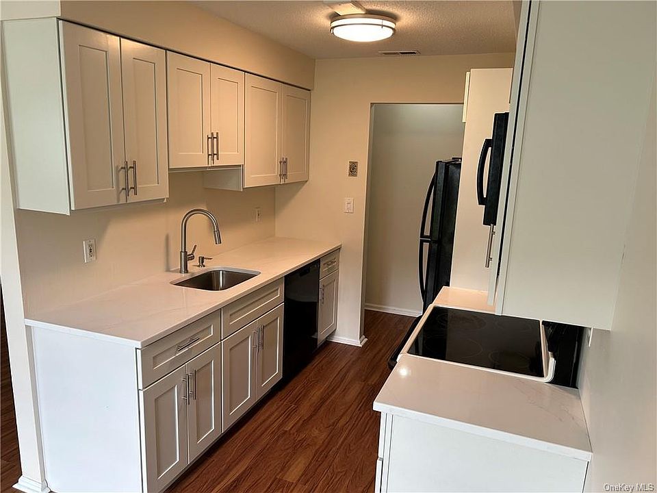 Brookshire At Wash 33 Moore Ln Washingtonville NY Zillow