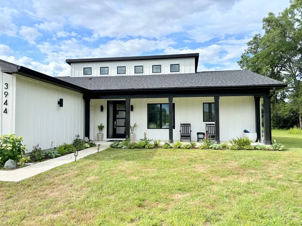 3944 Browntown Rd, Sawyer, MI 49125