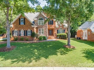 8300 Denholme Dr, Waxhaw, NC 28173