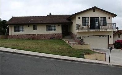 2nd image of 210 Hawthorne Cir