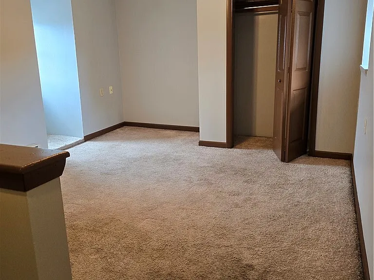 196 W Madison St #4 — Photo 13