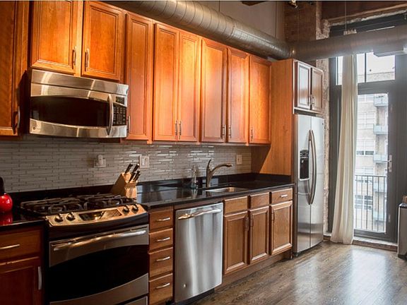 5th image of 625 W Jackson Blvd APT 505