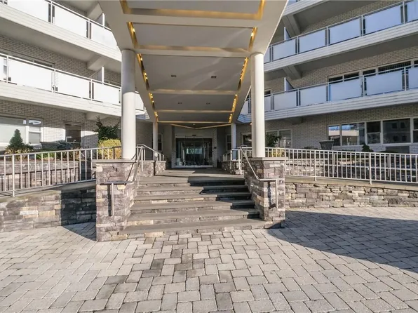 300 Martine Avenue #9K, White Plains, NY 10601