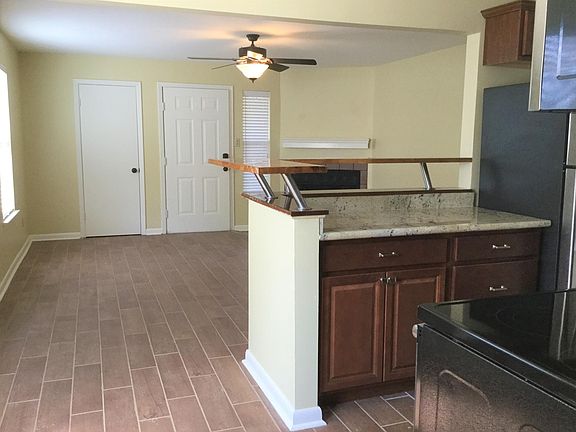 3rd image of 518 E 7th St APT 1