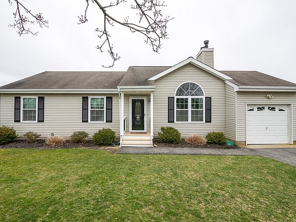 2nd image of 68 Meadow Ct