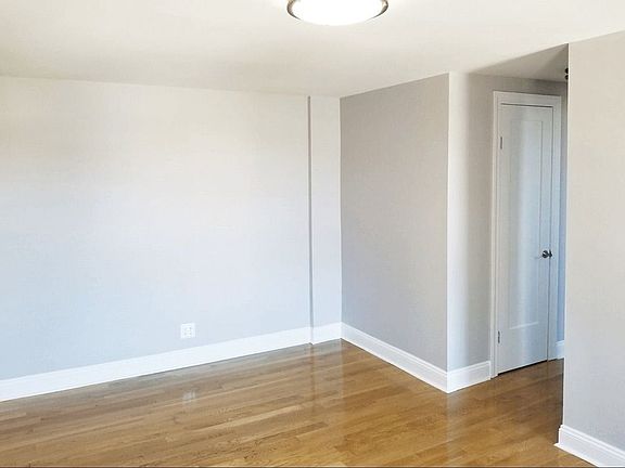 4th image of 1 Post Ave APT 43