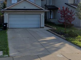 8714 5th Ave SW, Edmonton, AB T6X 1E2
