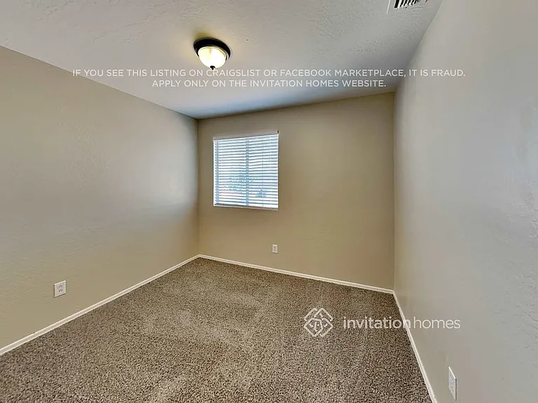 11821 W Laurel Ln — Photo 9