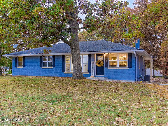 2nd image of 4904 Rainbow Dr