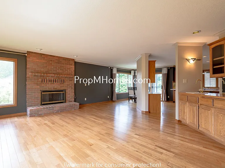8817 NW Hazeltine St — Photo 8