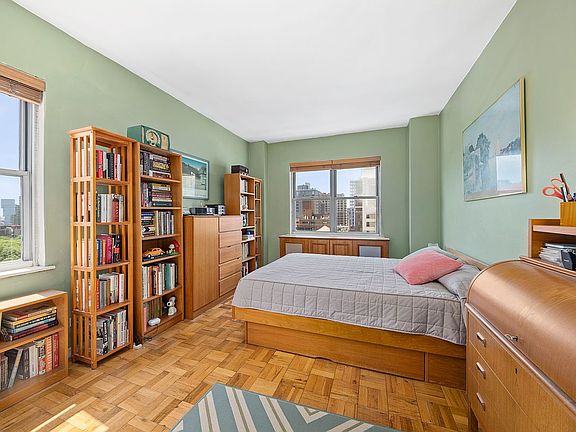 4th image of 201 E 37th St APT 15B