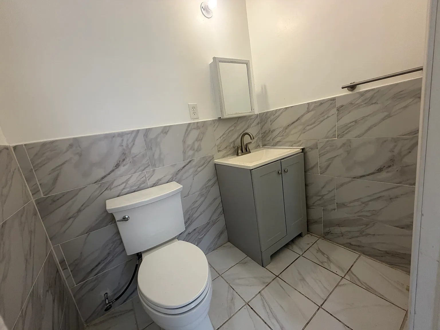 3 bed, 1.5 bath, 1200 sqft, $1,100 — Photo 3