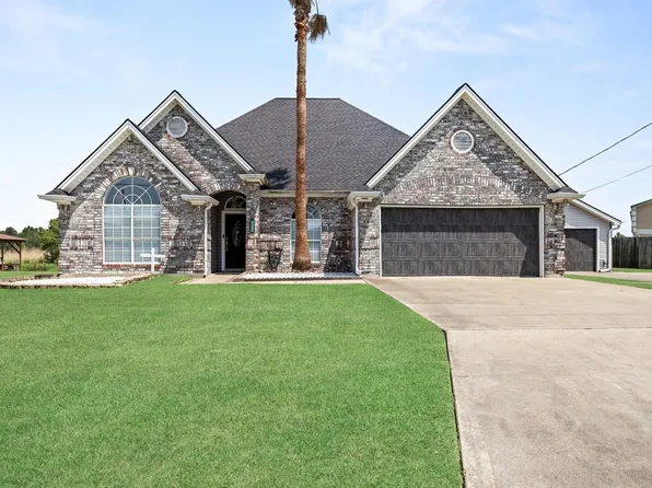 200 Skylark Ave, Bridge City, TX 77611