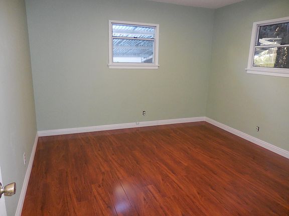 5th image of 220 S Ynez Ave
