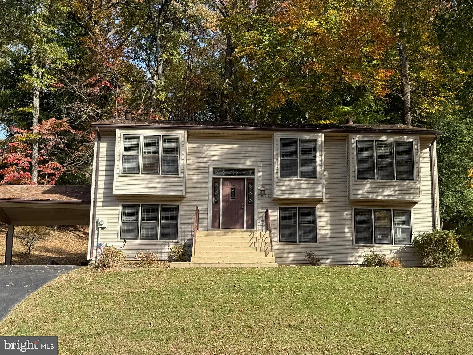 8669 Valley Dr photo 1