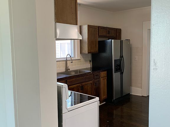 2nd image of 210 Craig Ave