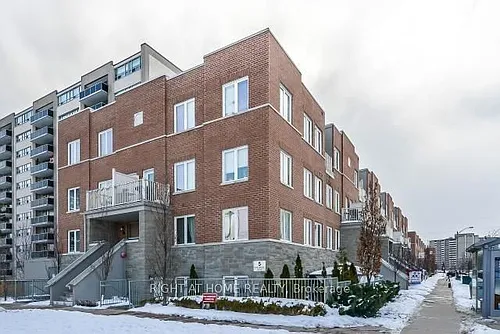 5 Richgrove Dr E Photo 1
