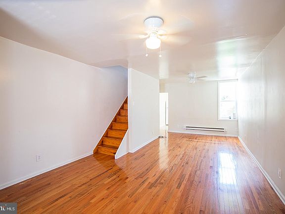 5th image of 1921 E Oakdale St