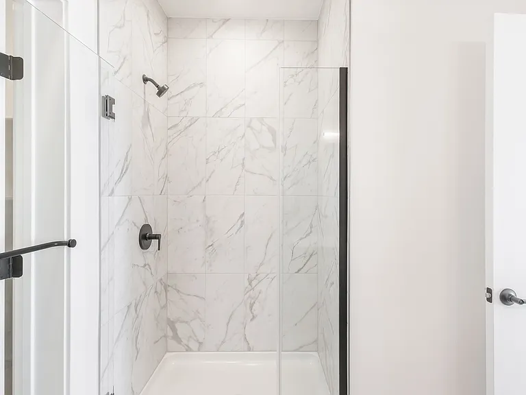 Oso Apartments — Photo 180