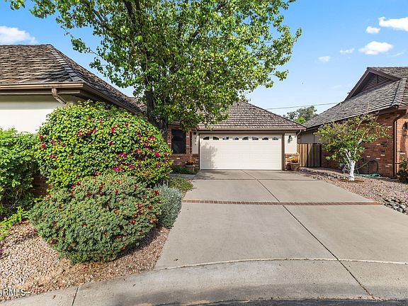2nd image of 610 W GLENN Drive