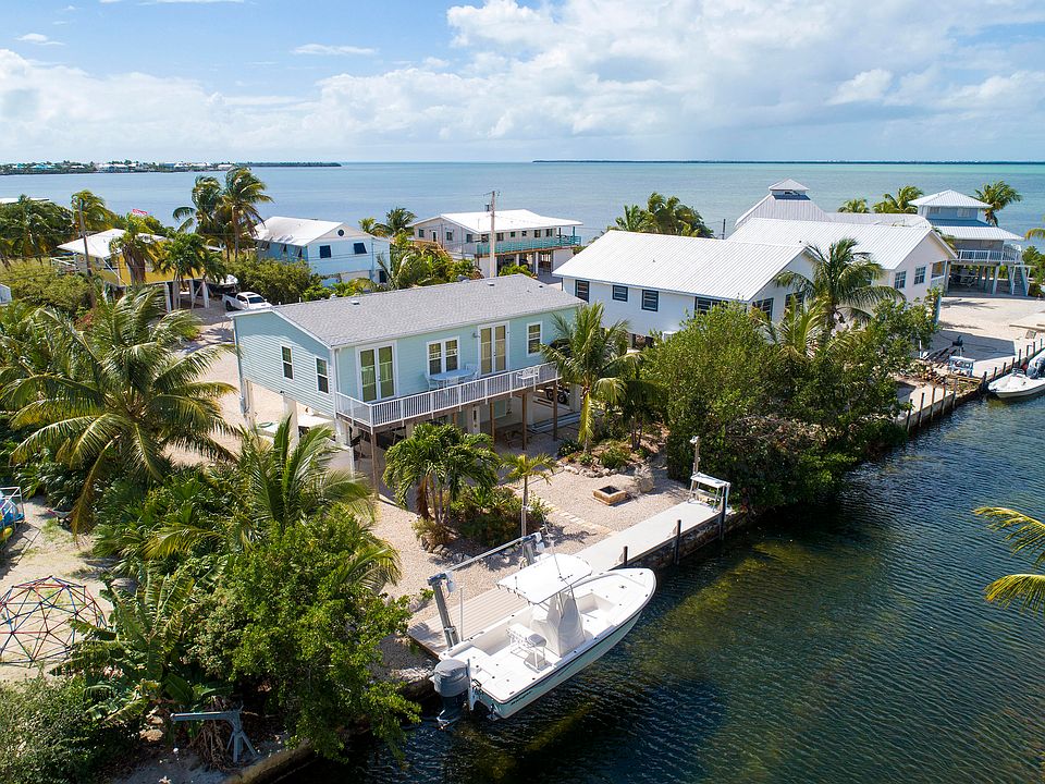 1st image of 22865 Port Royal Ln
