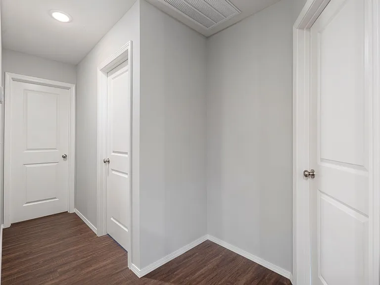 331A W Summit St — Photo 15