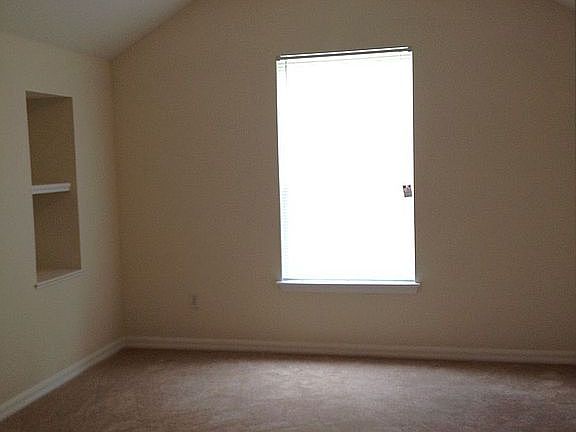 5th image of 220 N Park Ave