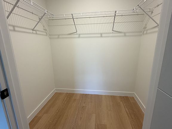 2nd image of 960 E 23rd St #29