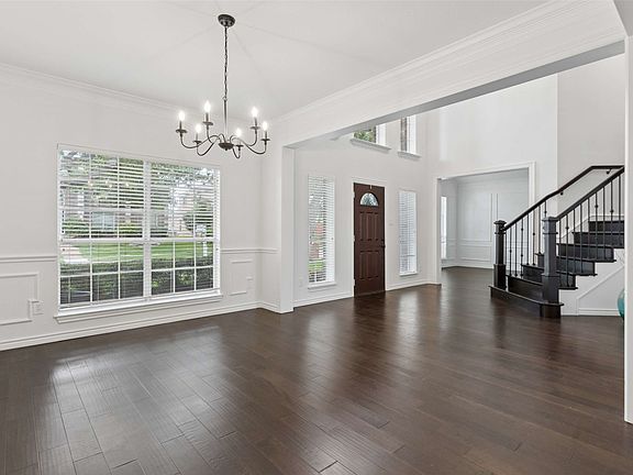 4th image of 4432 English Oak Dr