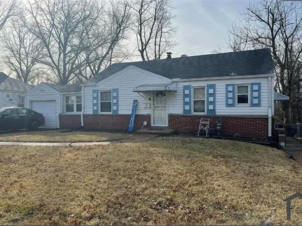 910 Disco Dr, Saint Louis, MO 63135