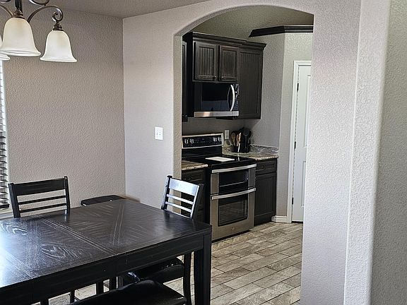 4th image of 487 Private Rd