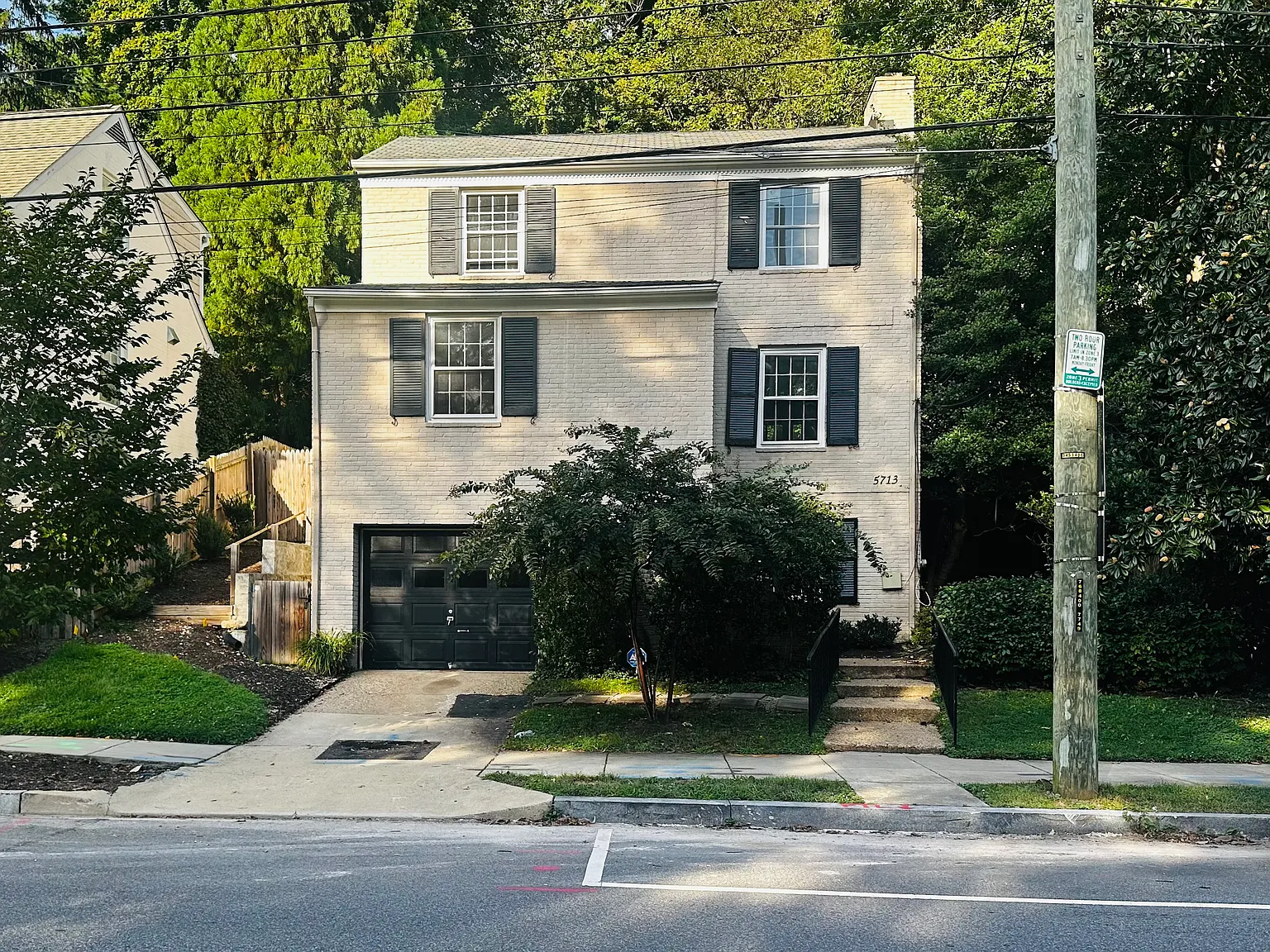 4 bed, 2544 sqft, $6,100 — Photo 1