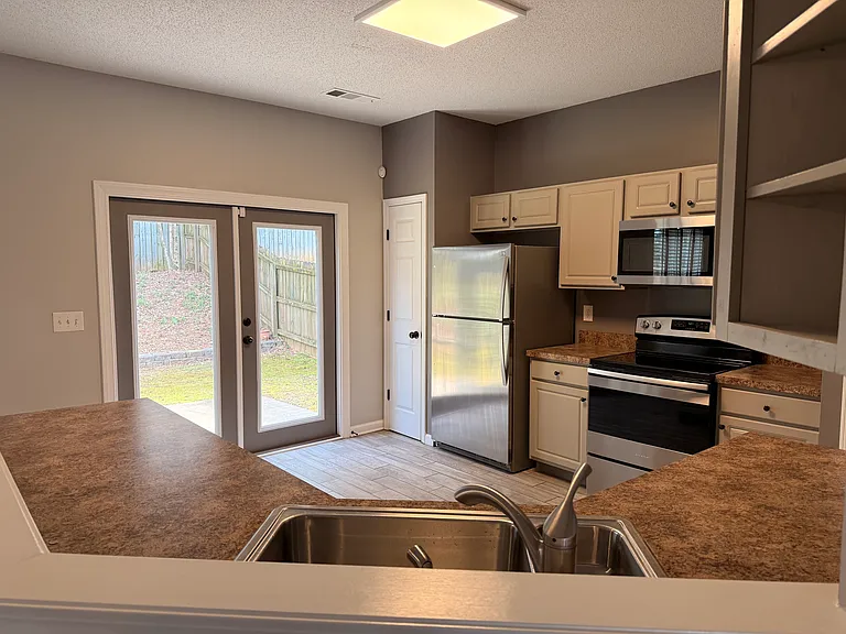 1637 Heyford Cir NW — Photo 4