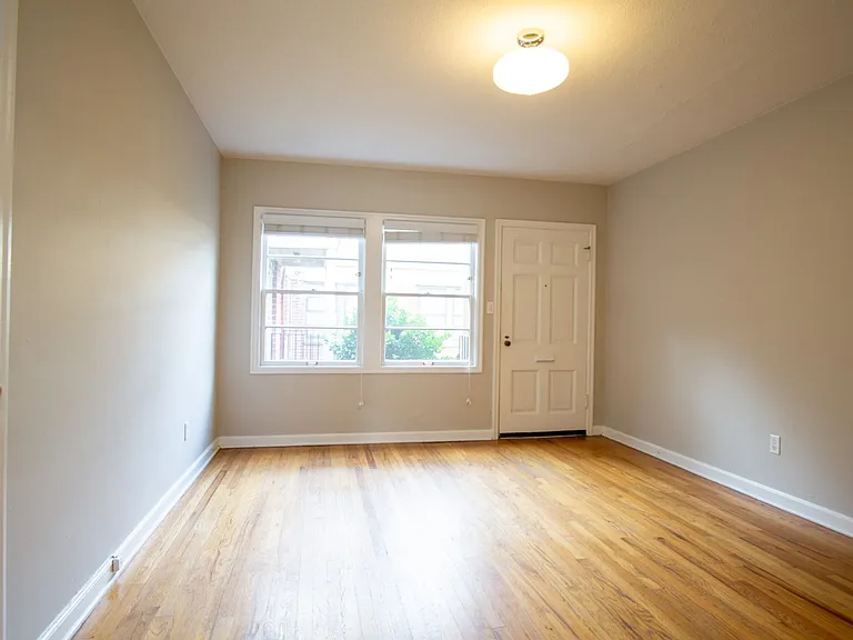 1946 NW Lovejoy St #3 — Photo 4