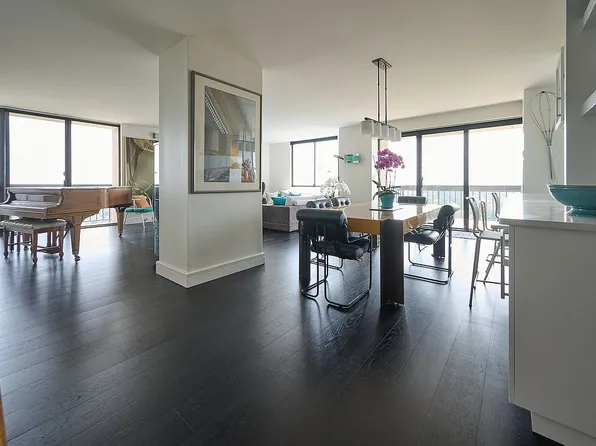 269 Grand Central Pkwy #20W, Floral Park, NY 11005