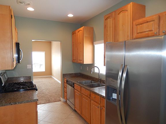 Kitchen - SS appliances & New Gas Range/Oven