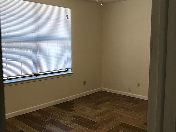 5th image of 4032 E Johnson Ave #B