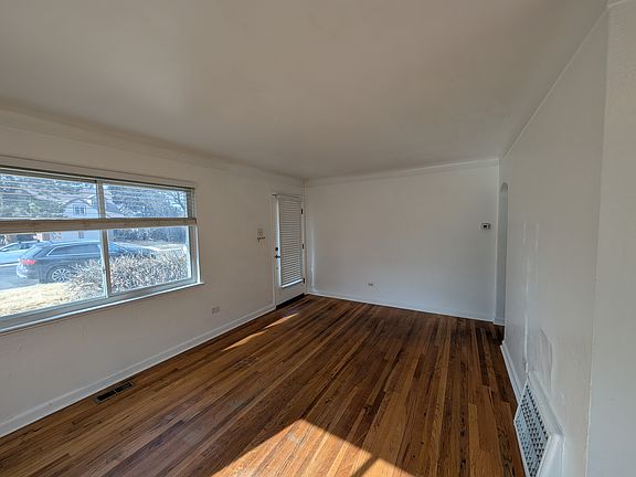 5th image of 2220 N Newport St