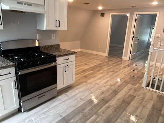 3rd image of 100 Columbia Ave #3