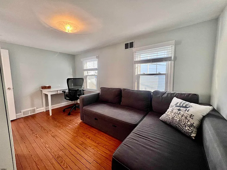 3 N Delavan Ave — Photo 21