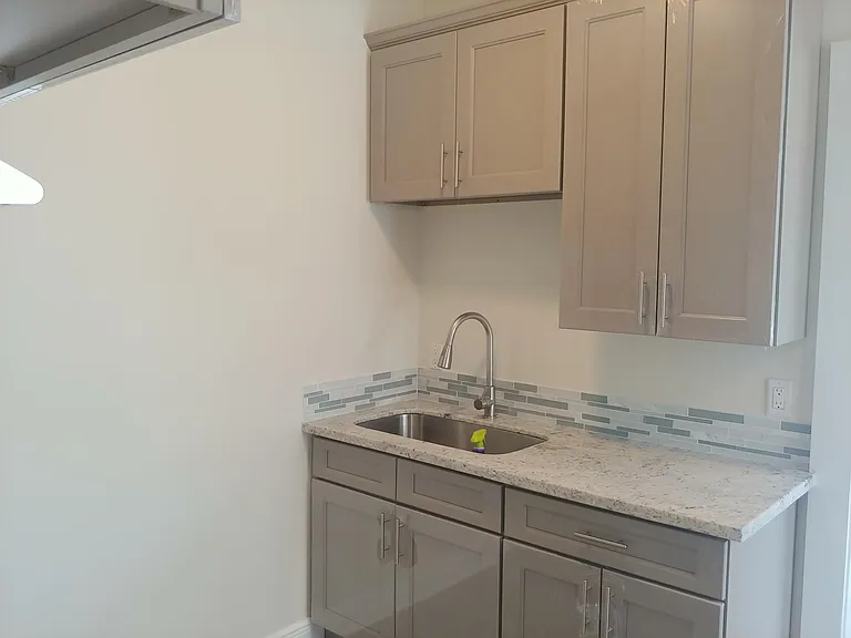 2628 Amelia St — Photo 5