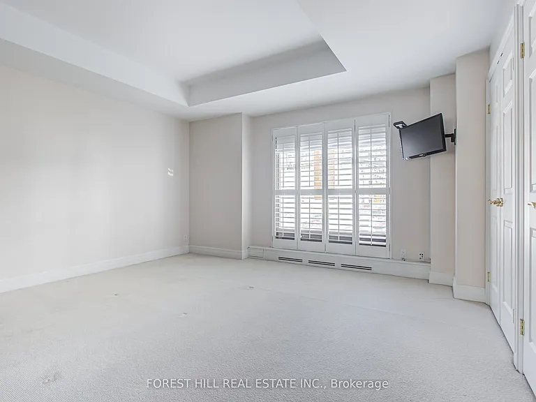 38 Avenue Rd #201 — Photo 25