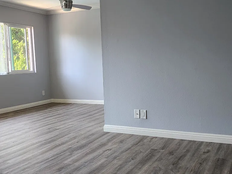 13751 Oxnard St #106 — Photo 10