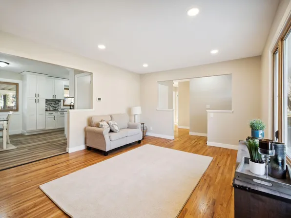 8495 85th St S, Cottage Grove, MN 55016