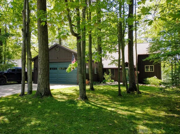 5097 Ruby Dr, Gladwin, MI 48624