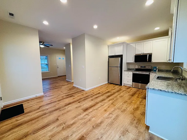 290 Perry St — Photo 5