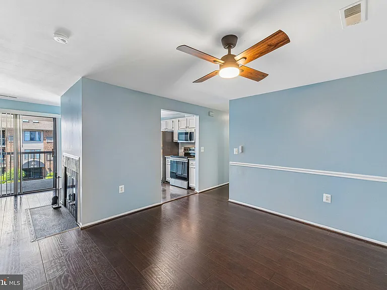 18131 Chalet Dr #301 — Photo 17