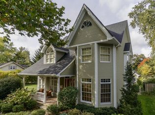 719 N Center St, Naperville, IL 60563