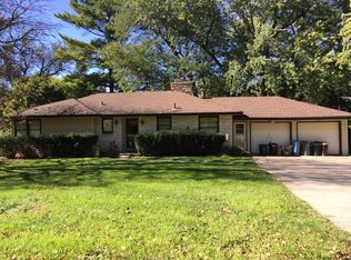 1008 S 92nd St, Omaha, NE 68114
